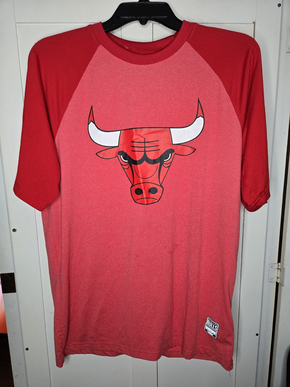 Chicago Bulls NBA Officially Licensed Red Raglan Soft Short Sleeve Shirt Men's M